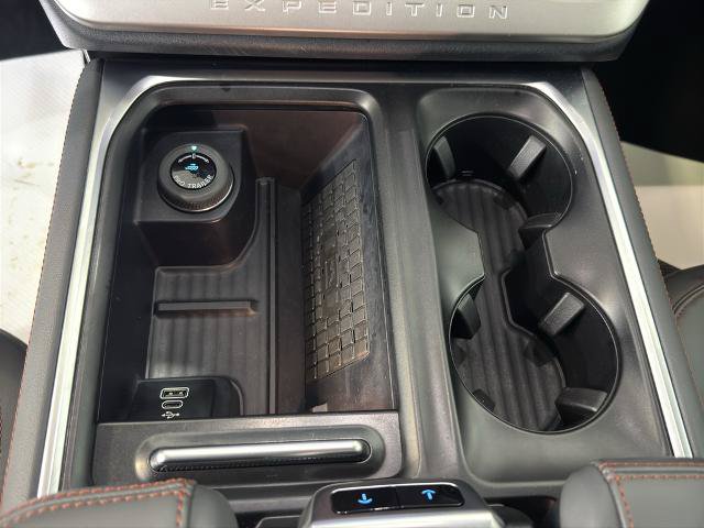 Certified 2025 Ford Expedition Active AWD/4WD image 20