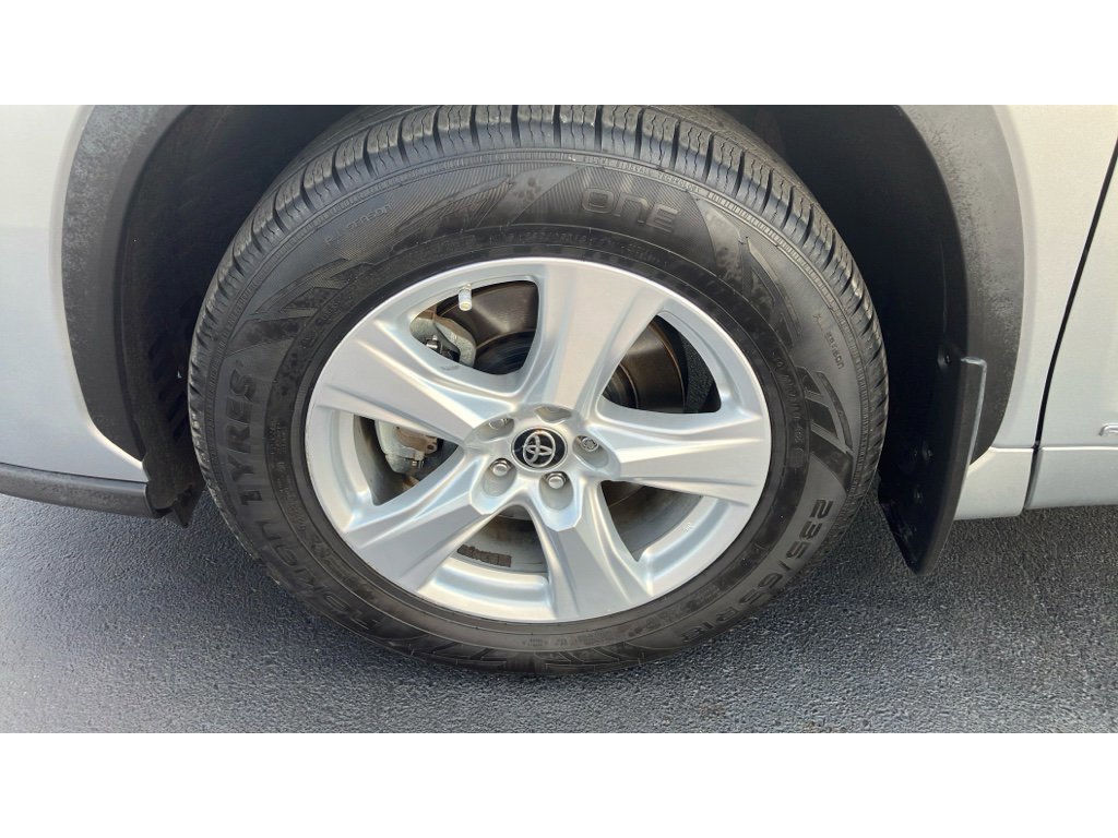 Used 2021 Toyota Highlander LE w/ Protection Package #3 (TMS) image 17