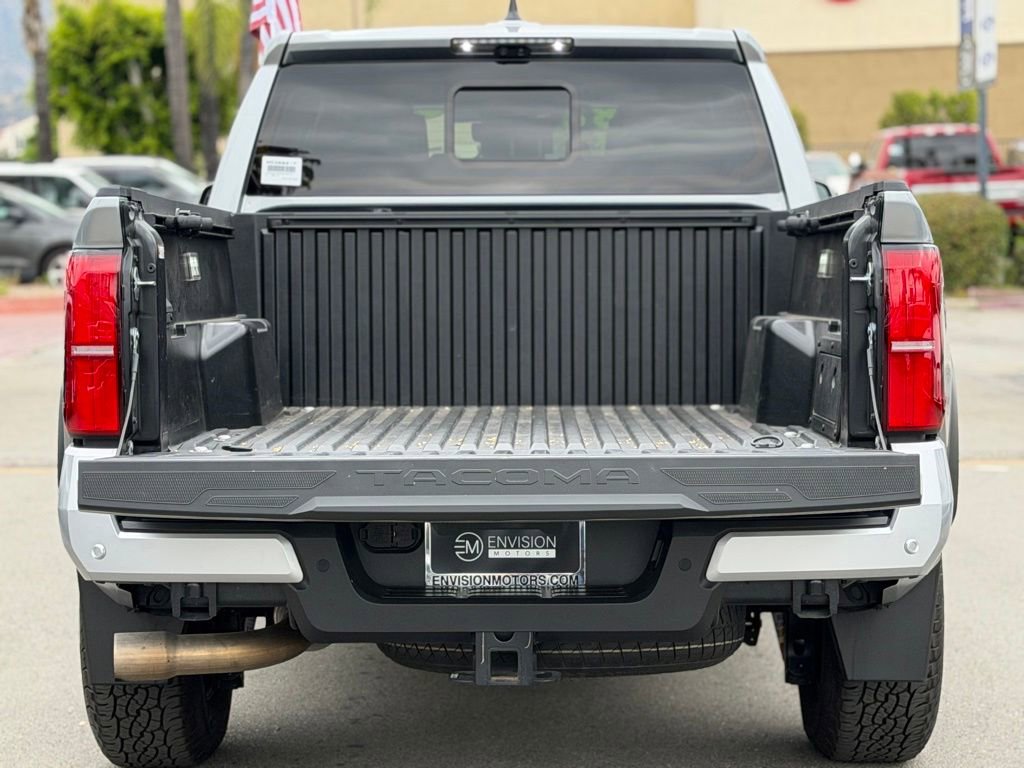 Used 2024 Toyota Tacoma TRD Off-Road w/ TRD Off Road Premium Package AWD/4WD image 15
