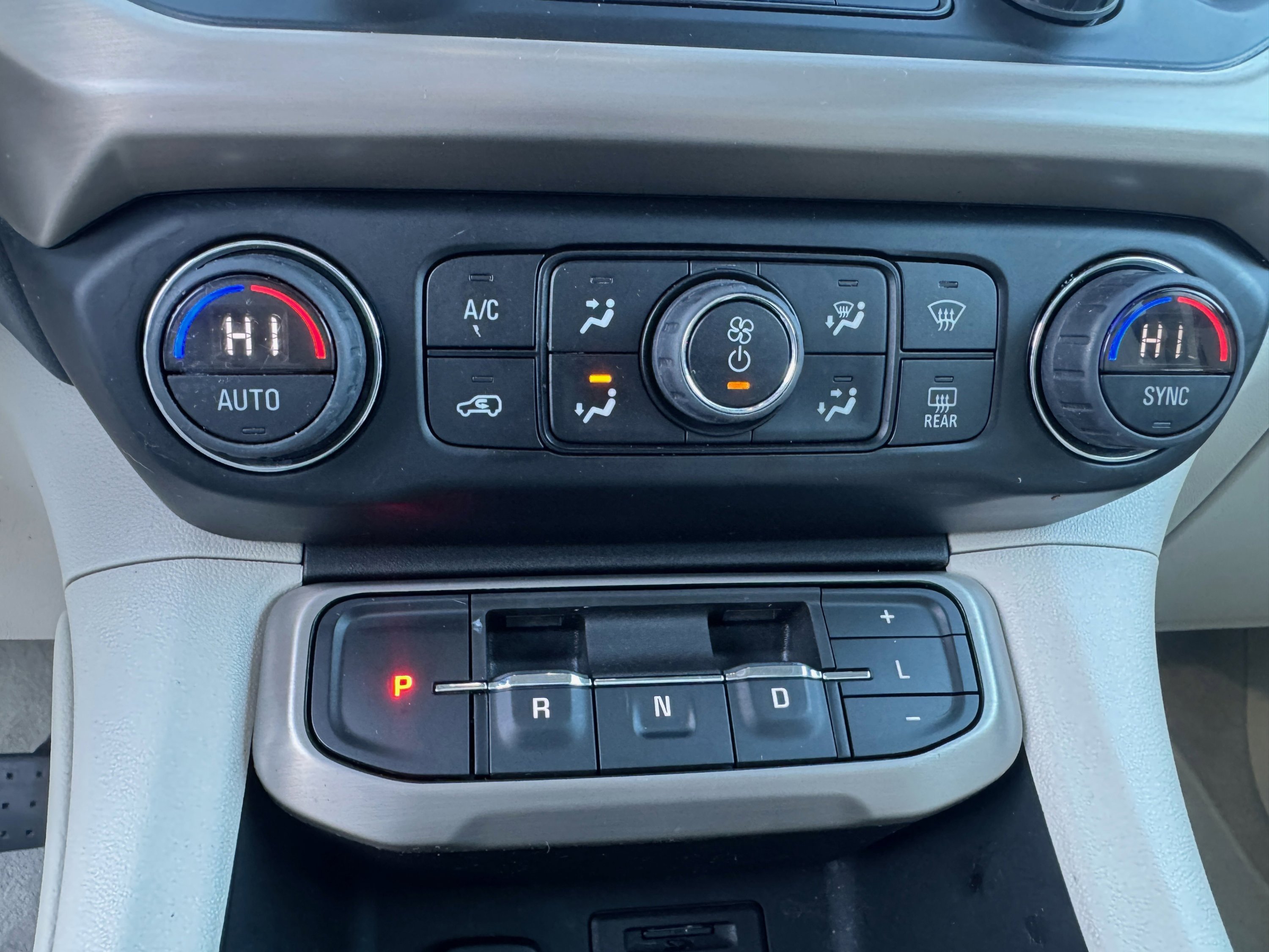 Used 2023 GMC Acadia Denali w/ Denali Ultimate Package image 13