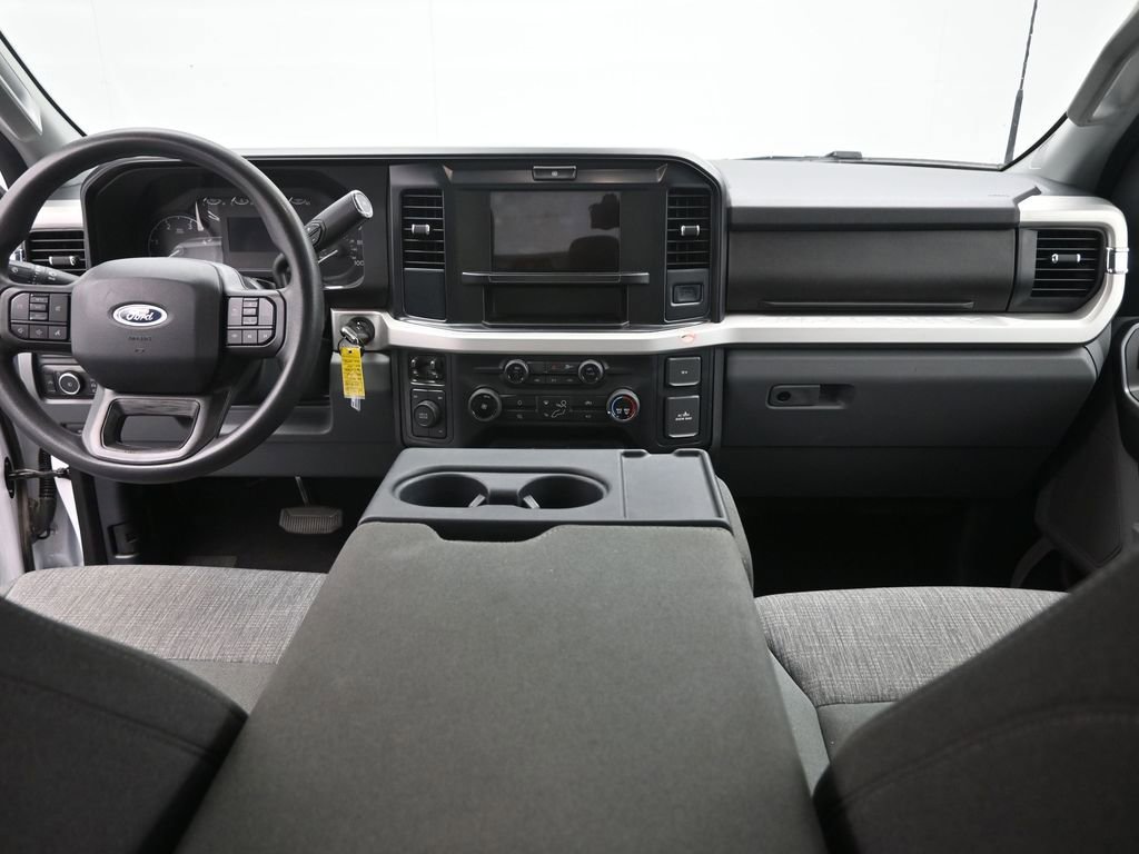 Certified 2025 Ford F250 XLT AWD/4WD image 16