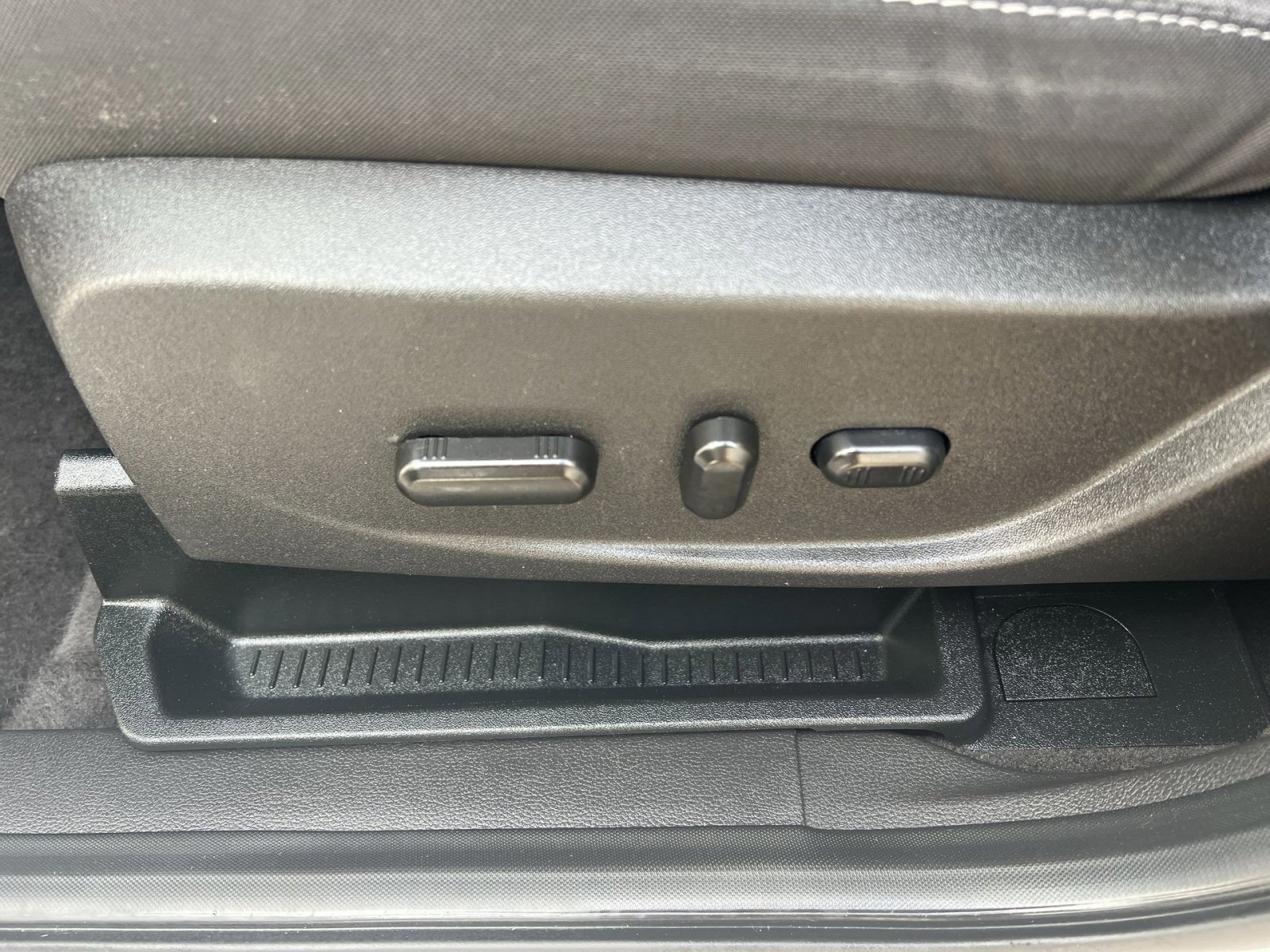 Certified 2018 Ford Escape SE w/ SE Sync 3 Package image 14