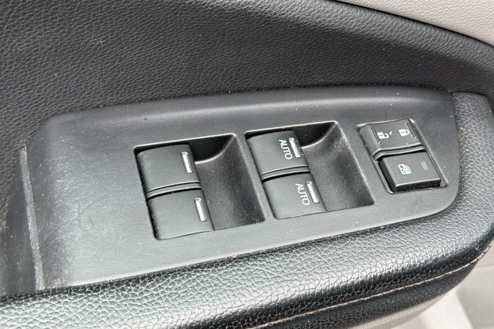 Used 2017 Honda Ridgeline RTL-T image 12