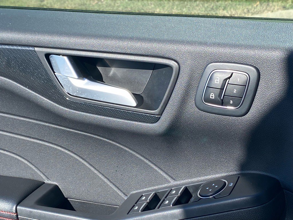 Certified 2023 Ford Escape ST-Line Select w/ Tech Pack #2 image 22