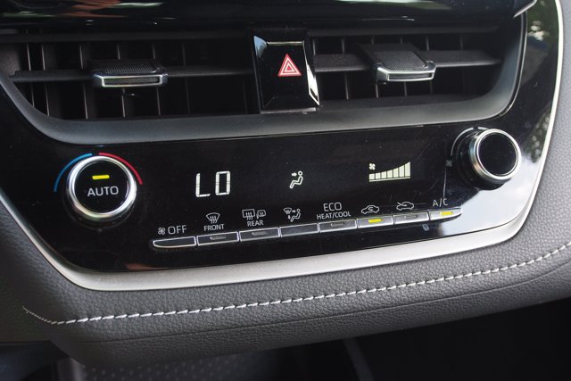 Used 2021 Toyota Corolla SE FWD image 25