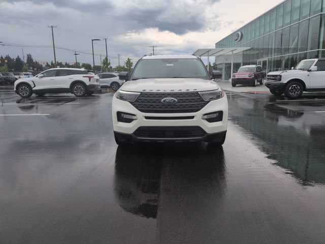 Certified 2023 Ford Explorer XLT w/ Equipment Group 202A AWD/4WD image 2