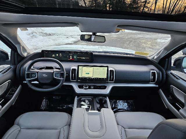 Certified 2025 Ford Expedition Max Active image 17