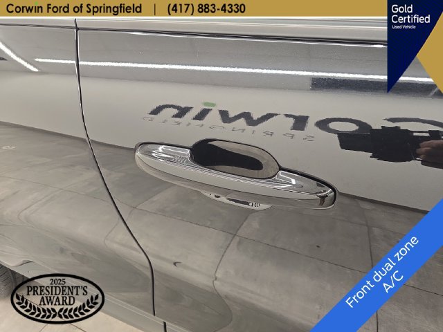 Certified 2025 Ford Escape ST-Line AWD/4WD image 9