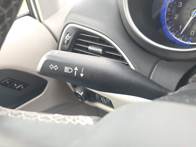 Used 2023 Chrysler Pacifica Touring-L FWD image 43