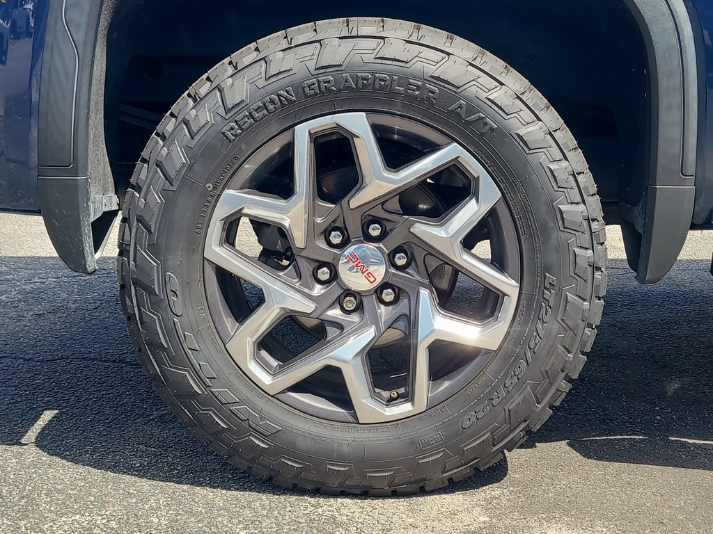 Used 2022 GMC Sierra 1500 SLT w/ SLT Premium Plus Package AWD/4WD image 5