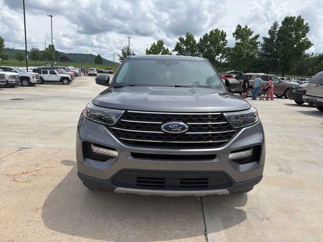 Certified 2021 Ford Explorer XLT w/ Equipment Group 202A AWD/4WD image 4