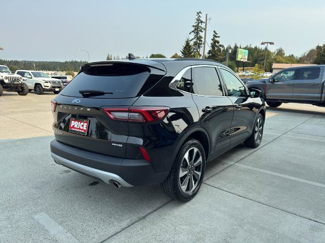 Certified 2025 Ford Escape Platinum AWD/4WD image 6