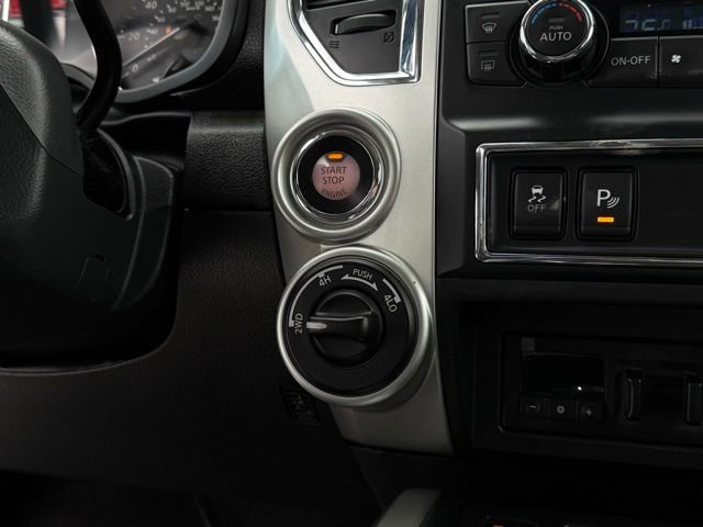 Used 2016 Nissan Titan XD image 27