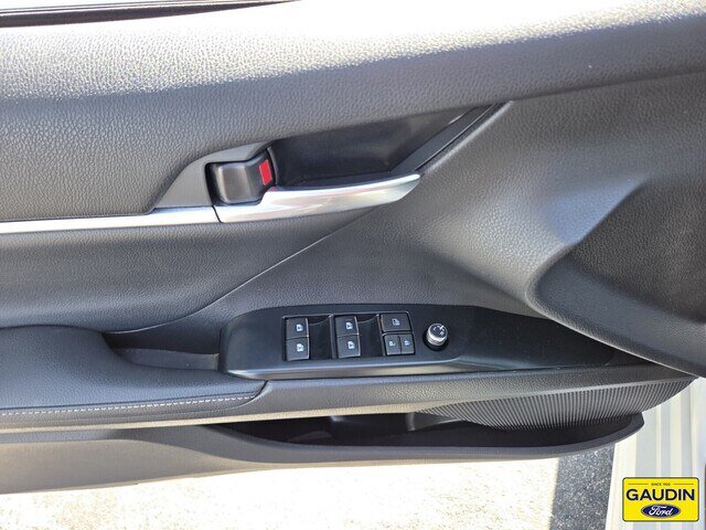 Used 2020 Toyota Camry XSE FWD image 18
