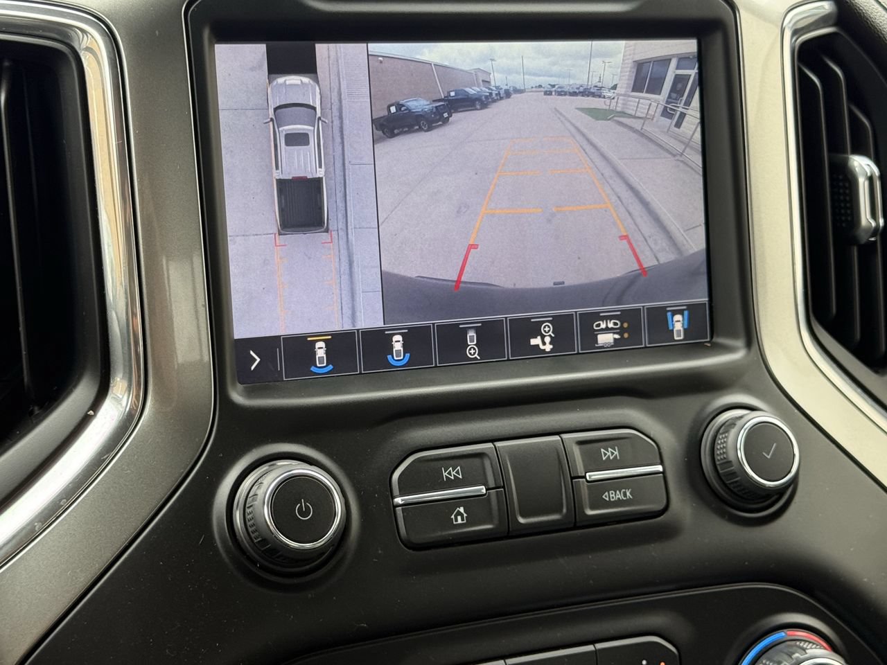 Used 2019 Chevrolet Silverado 1500 LTZ w/ LTZ Plus Package AWD/4WD image 18