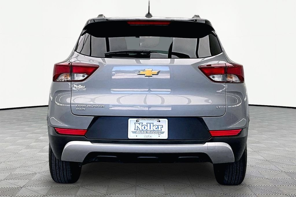 Used 2023 Chevrolet TrailBlazer LT w/ Convenience Package AWD/4WD image 4