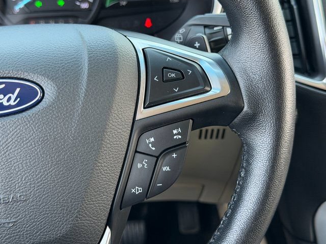 Certified 2018 Ford Edge Titanium w/ Technology Package FWD image 19