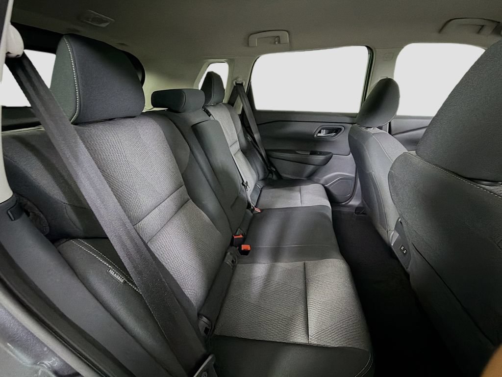Used 2025 Nissan Rogue SV FWD image 28