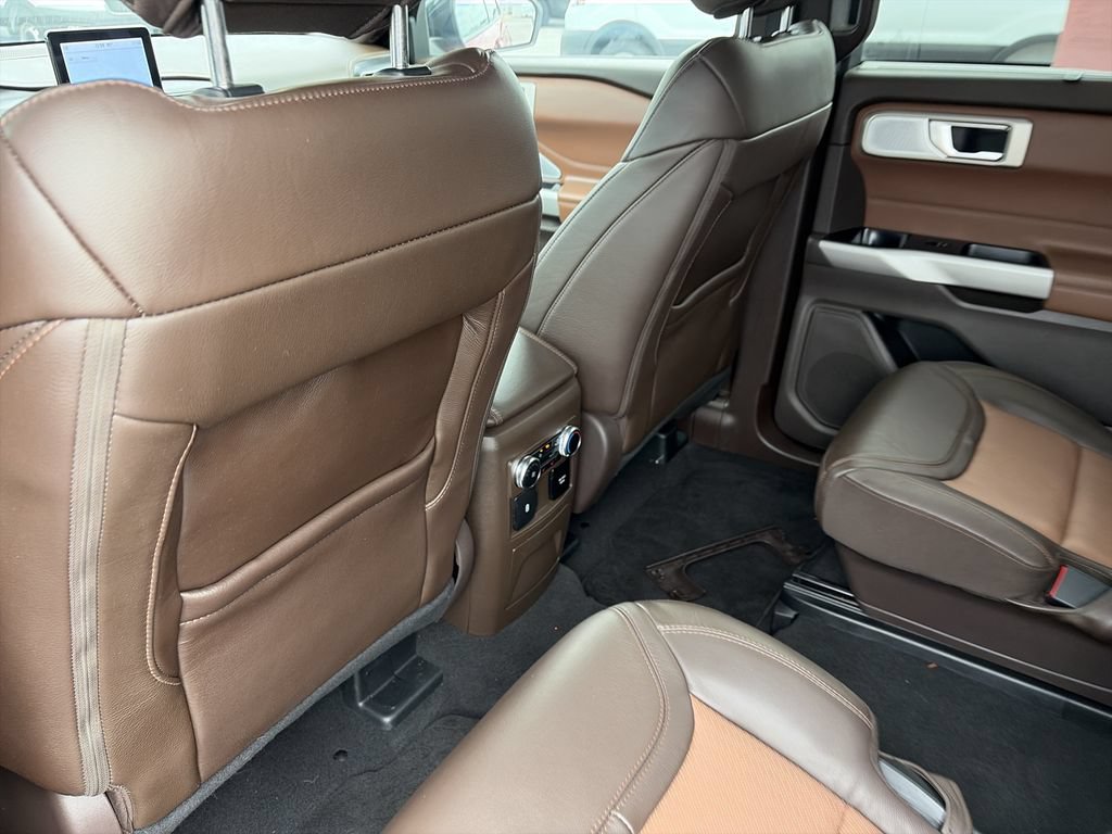 Certified 2023 Ford Explorer King Ranch w/ Technology Package AWD/4WD image 28