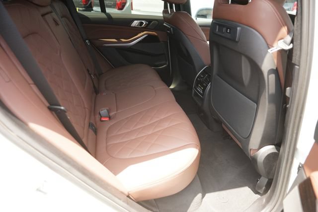 Used 2023 BMW X5 xDrive40i w/ Premium Package AWD/4WD image 16