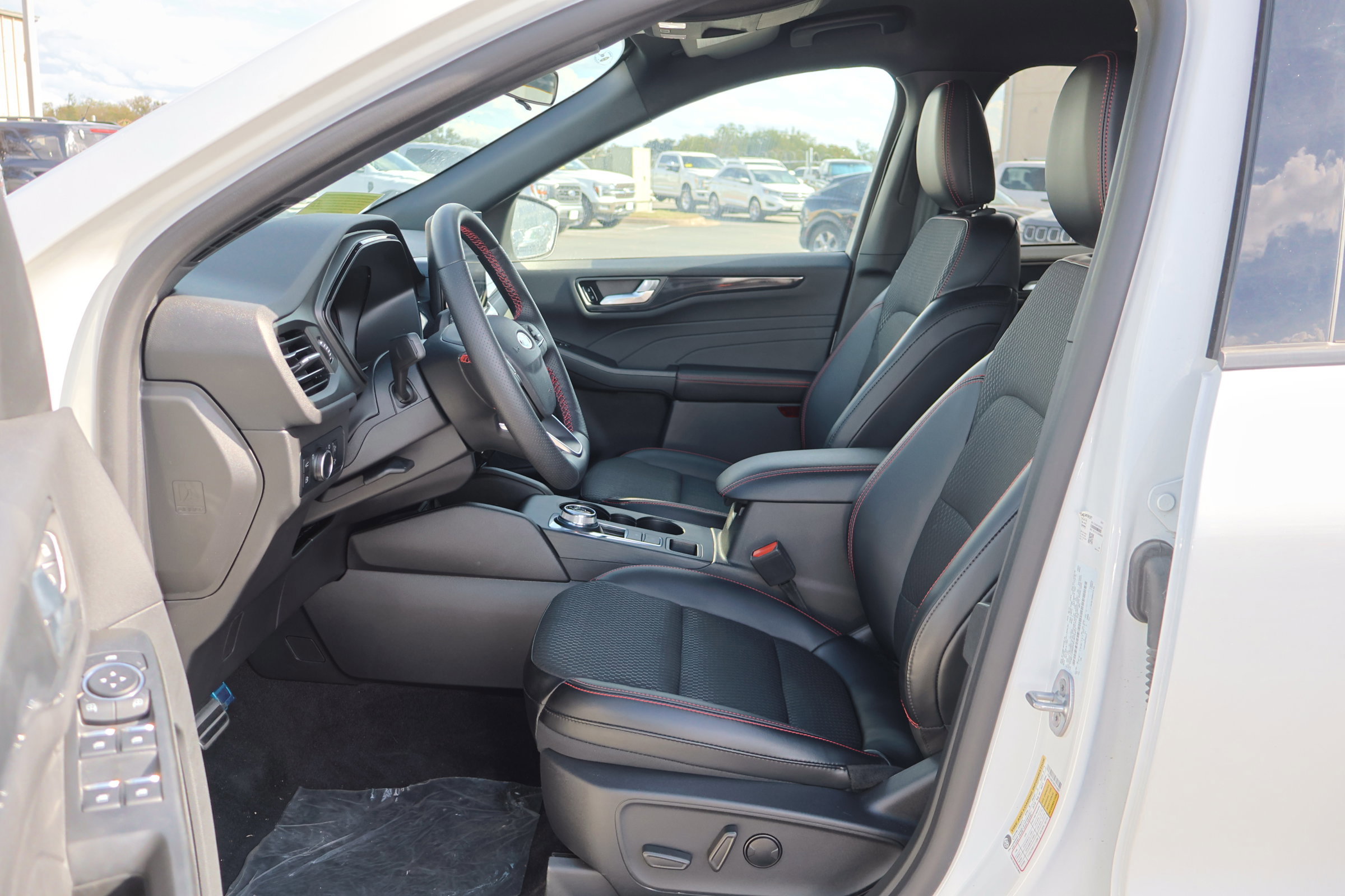 Certified 2024 Ford Escape ST-Line w/ Equipment Group 301A image 19