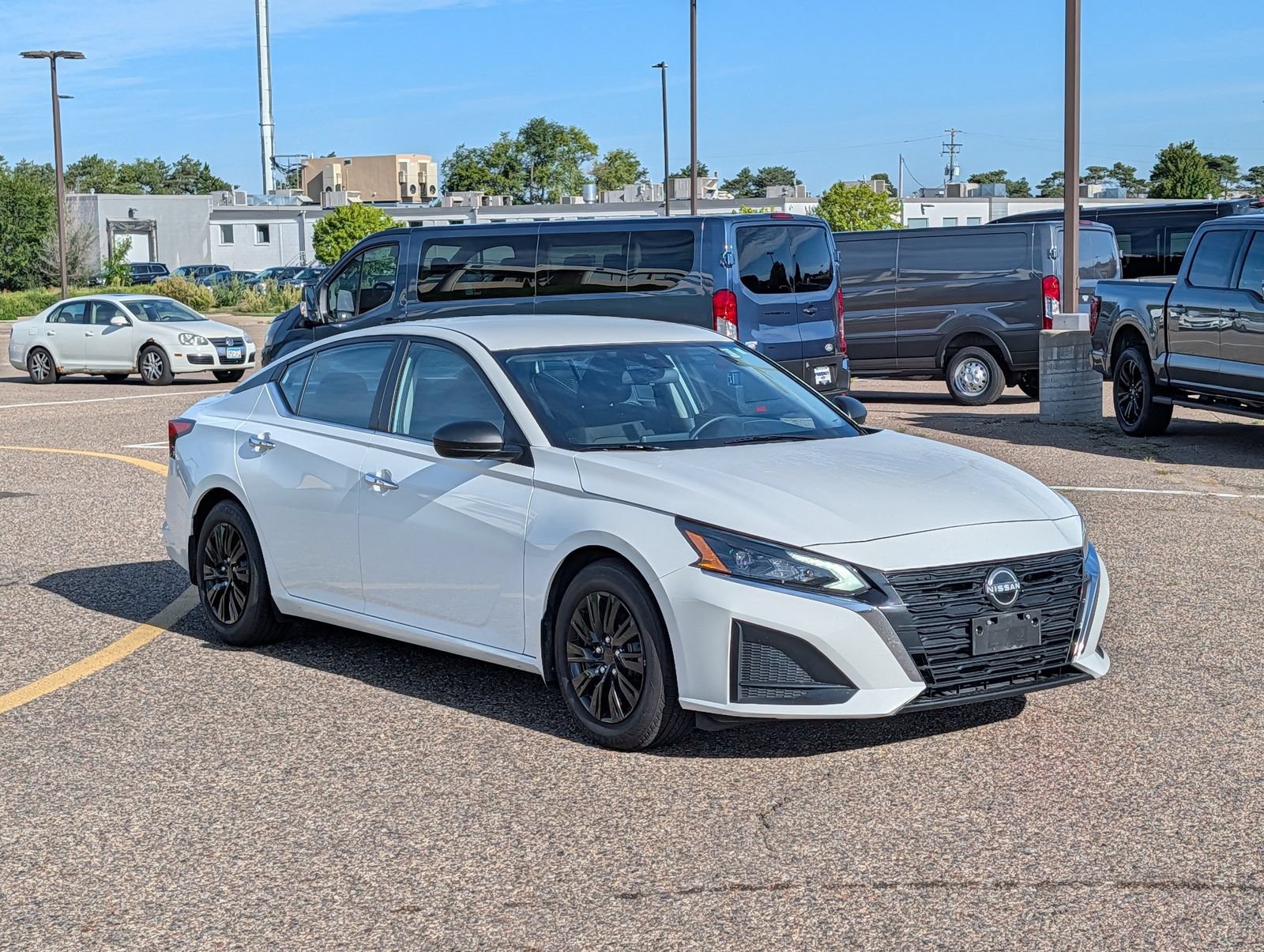 Used 2024 Nissan Altima 2.5 S FWD image 9