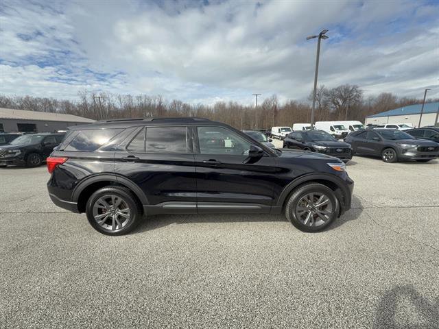 Certified 2023 Ford Explorer XLT w/ Equipment Group 202A AWD/4WD image 6