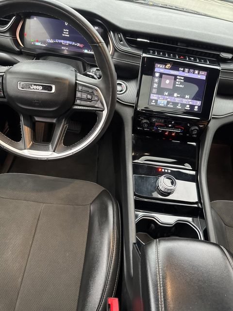 Used 2023 Jeep Grand Cherokee L Laredo AWD/4WD image 19
