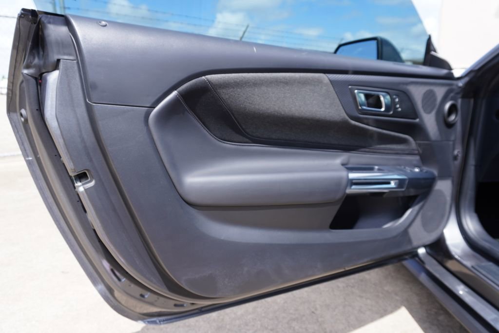 Certified 2025 Ford Mustang Coupe RWD image 5
