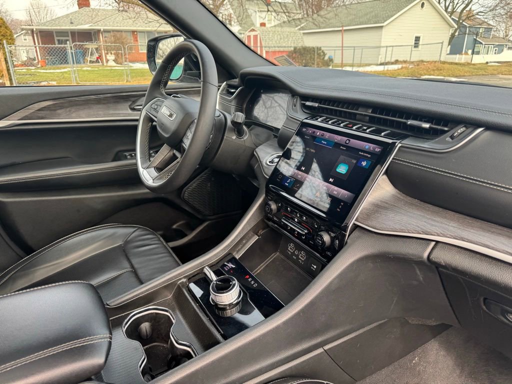 Used 2024 Jeep Grand Cherokee L Limited w/ Luxury Tech Group II image 35