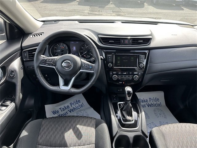 Used 2019 Nissan Rogue SV w/ Premium Package image 14