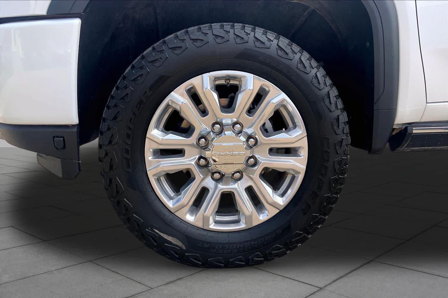 Used 2022 GMC Sierra 2500 Denali w/ Denali Ultimate Package AWD/4WD image 10