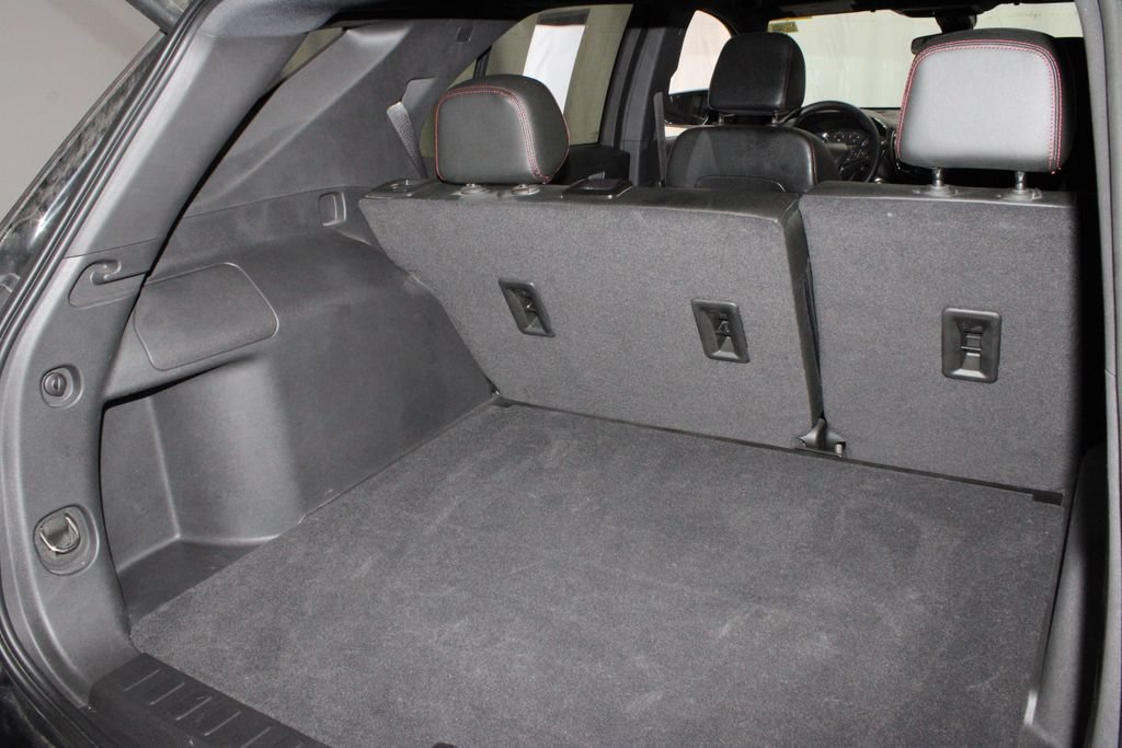 Used 2023 Chevrolet Equinox RS FWD image 17