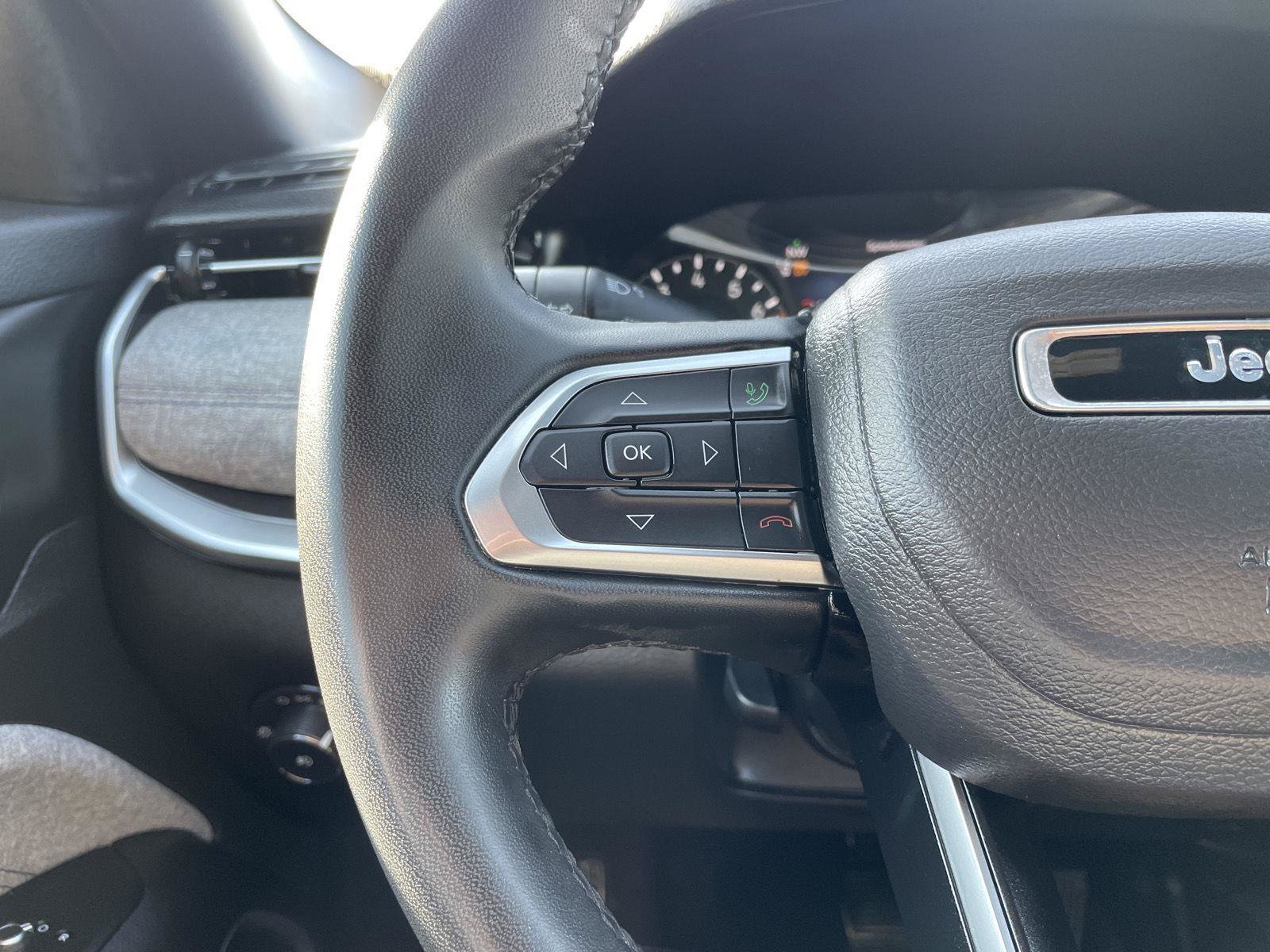Used 2024 Jeep Compass Latitude AWD/4WD image 12