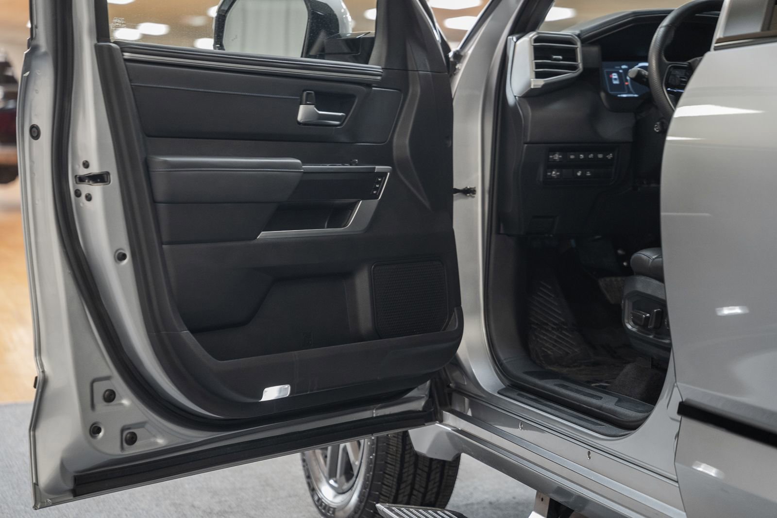 Used 2024 Toyota Tundra Platinum image 49