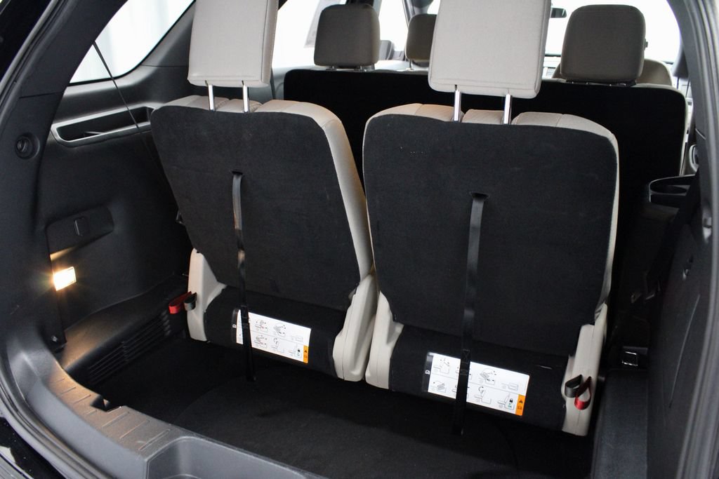 Certified 2018 Ford Explorer FWD image 12