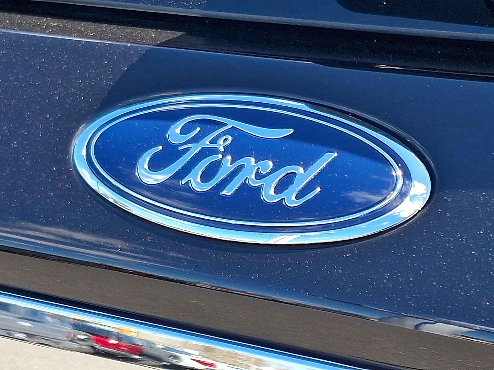 Certified 2022 Ford Explorer XLT w/ Equipment Group 202A AWD/4WD image 31