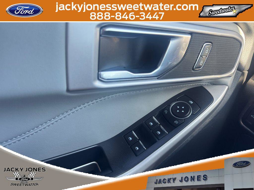 Certified 2022 Ford Explorer XLT w/ Equipment Group 202A image 17