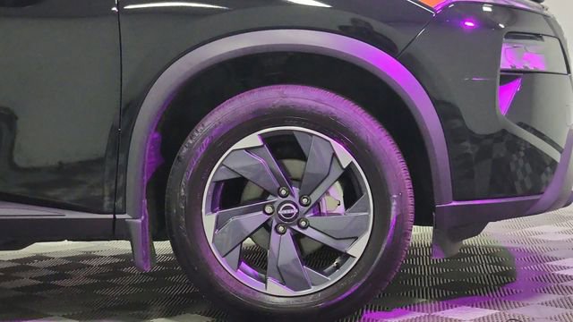 Used 2024 Nissan Rogue SV w/ SV Premium Package image 24