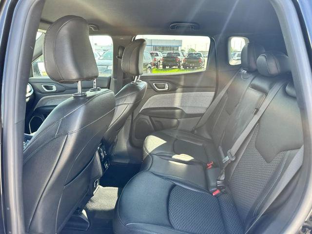 Used 2024 Jeep Compass Latitude AWD/4WD image 10