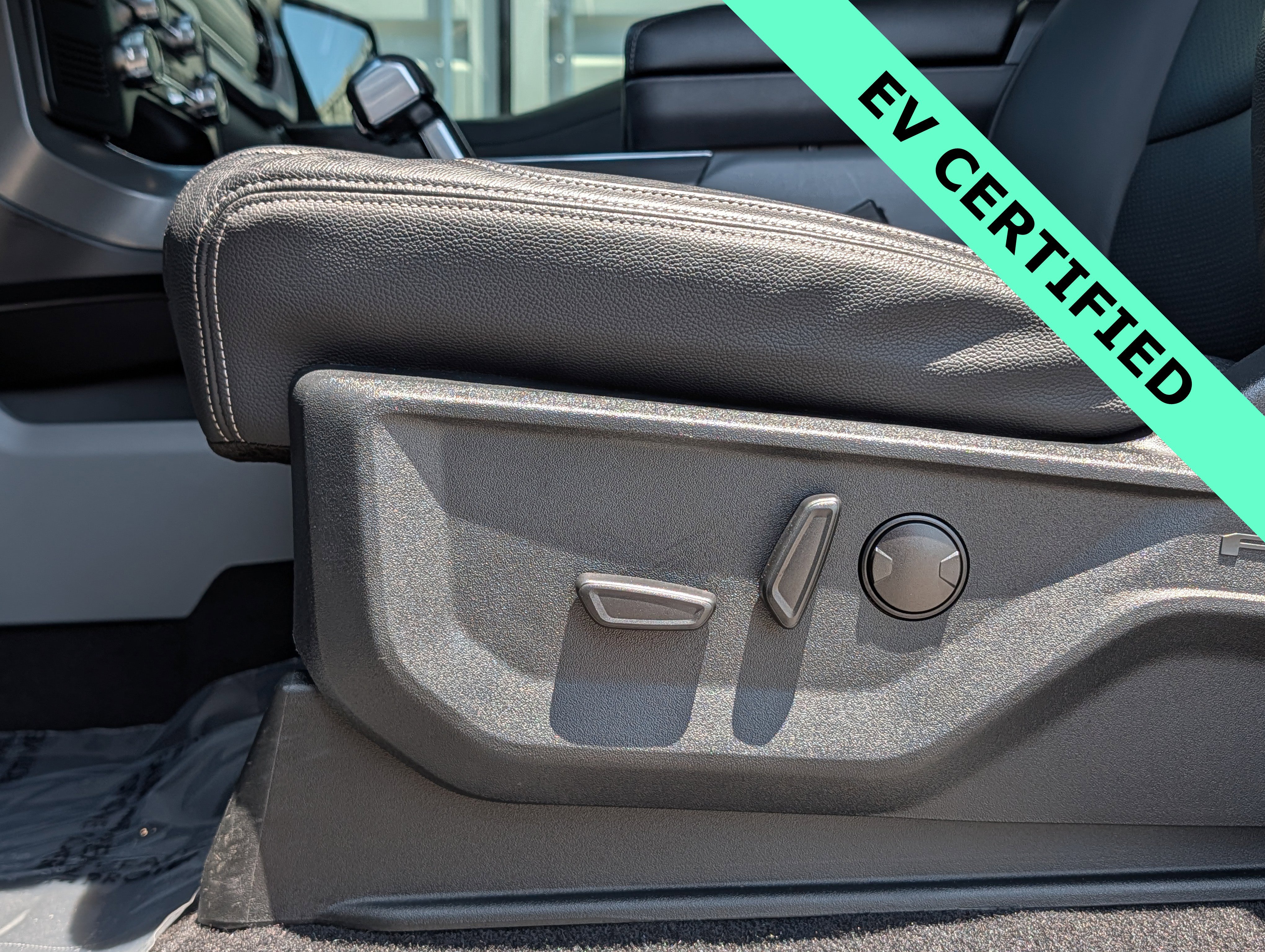 Certified 2023 Ford F150 Lightning 4x4 SuperCrew image 25