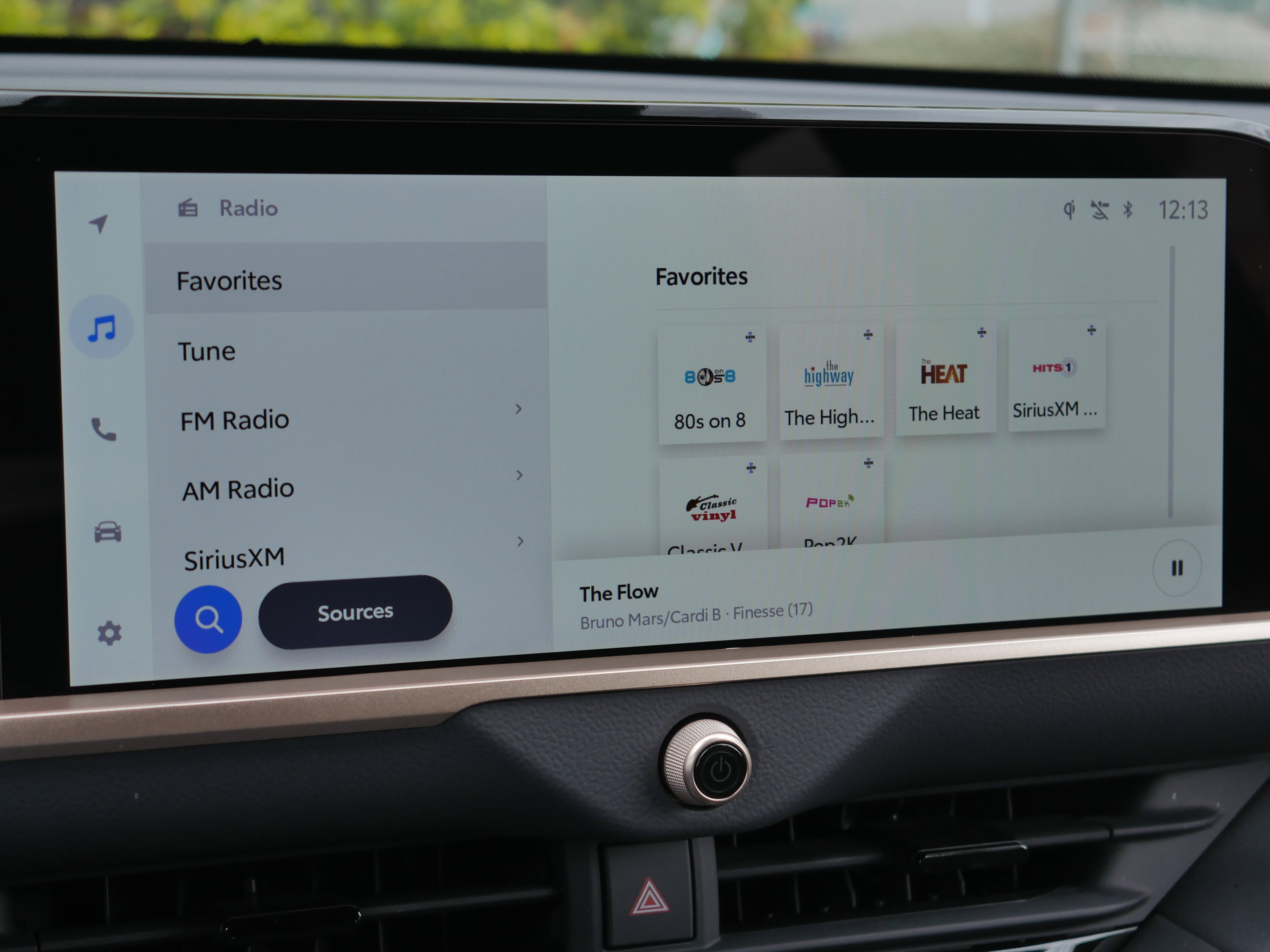 Used 2025 Toyota Crown Signia w/ Advanced Technology Package image 13