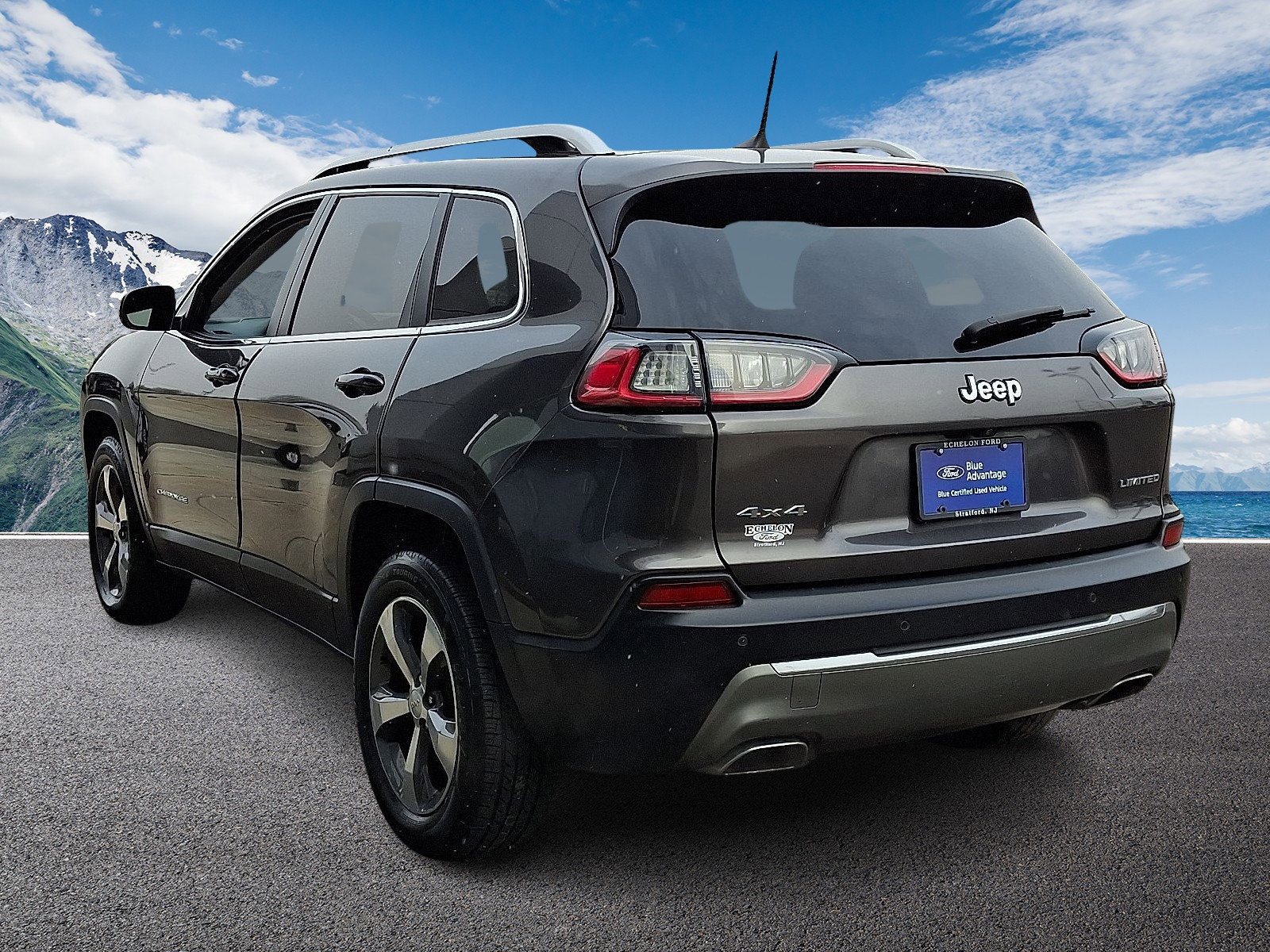 Used 2020 Jeep Cherokee Limited image 4