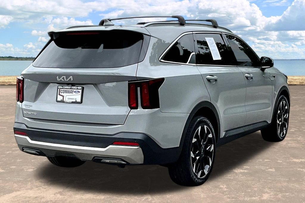 Used 2025 Kia Sorento EX w/ Panoramic Sunroof Package FWD image 8