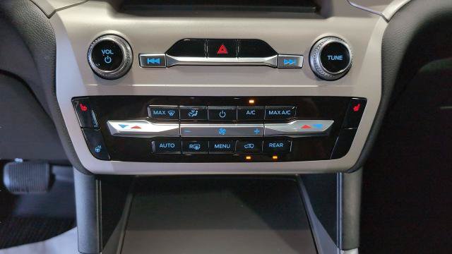 Certified 2022 Ford Explorer XLT w/ Equipment Group 202A AWD/4WD image 24