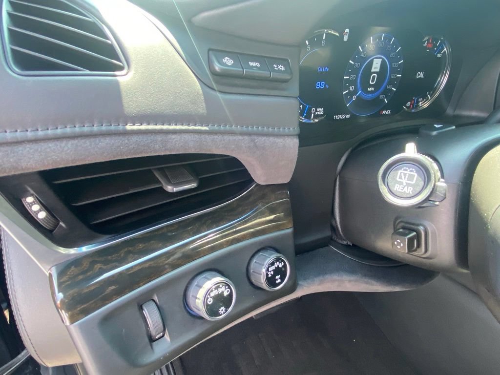 Used 2019 Cadillac Escalade Platinum AWD/4WD image 12