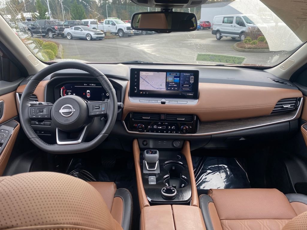 Used 2024 Nissan Rogue Platinum w/ Platinum Premium Package image 6