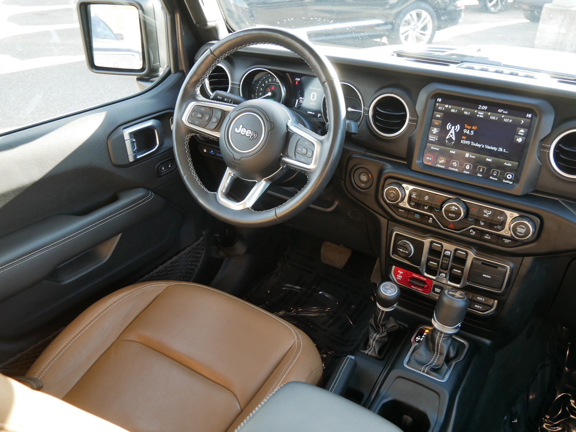 Used 2023 Jeep Wrangler Unlimited Rubicon 4xe w/ Safety Group image 9