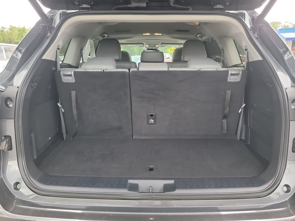 Used 2020 Toyota Highlander Limited FWD image 9