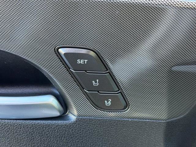 Used 2022 Hyundai Santa Fe Limited image 11